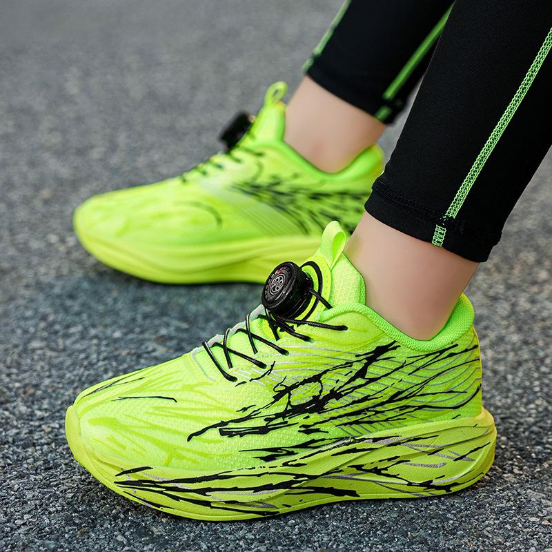 

Middle-aged and older children s shoes in the autumn of 2025 New boys and girls fashion versatile primary school sports shoes non-slip and lightweight 31