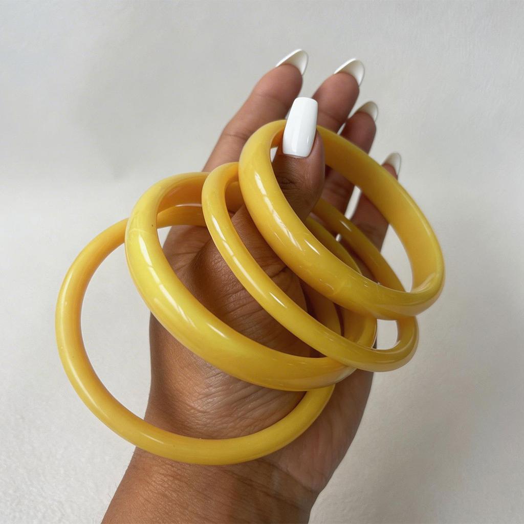4Pcs/Set Personality Y2K Yellow Round Resin Cuff Bangles Women Vintage Exaggerated Stackable Bangle Wide Bracelet Accessories
