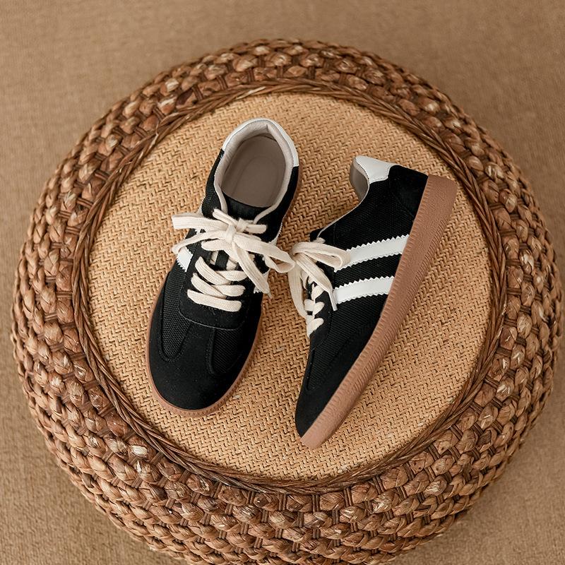 

New retro color matching sports shoes women s shoes round head flat bottom light mouth versatile casual flying knitting shoes women 43 needs to be customized. чорний