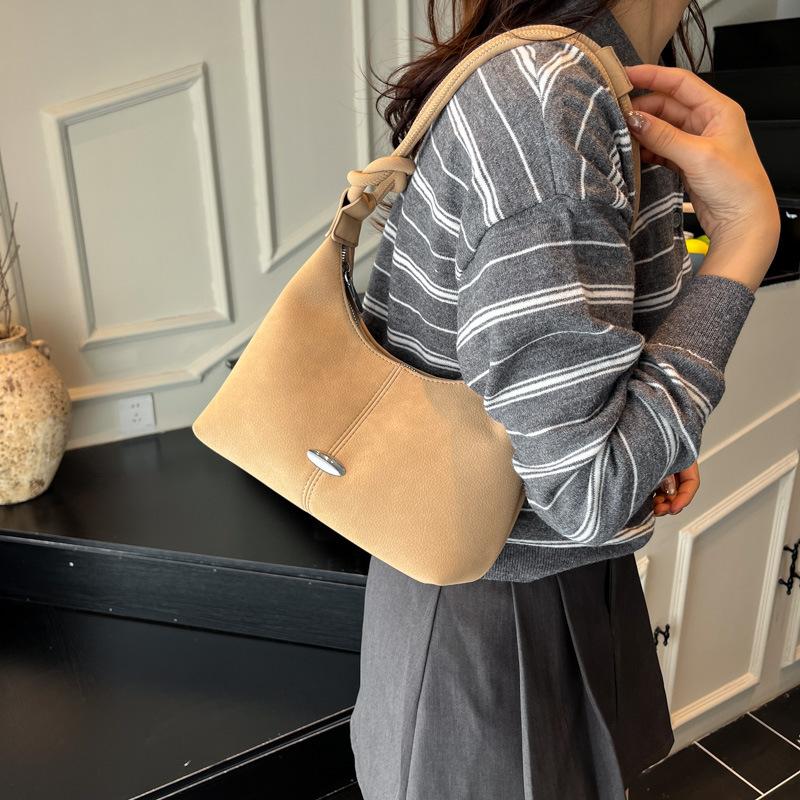 High-end niche bag women's autumn and winter retro 2025 new fashion shoulder messenger bag popular portable dumpling bag