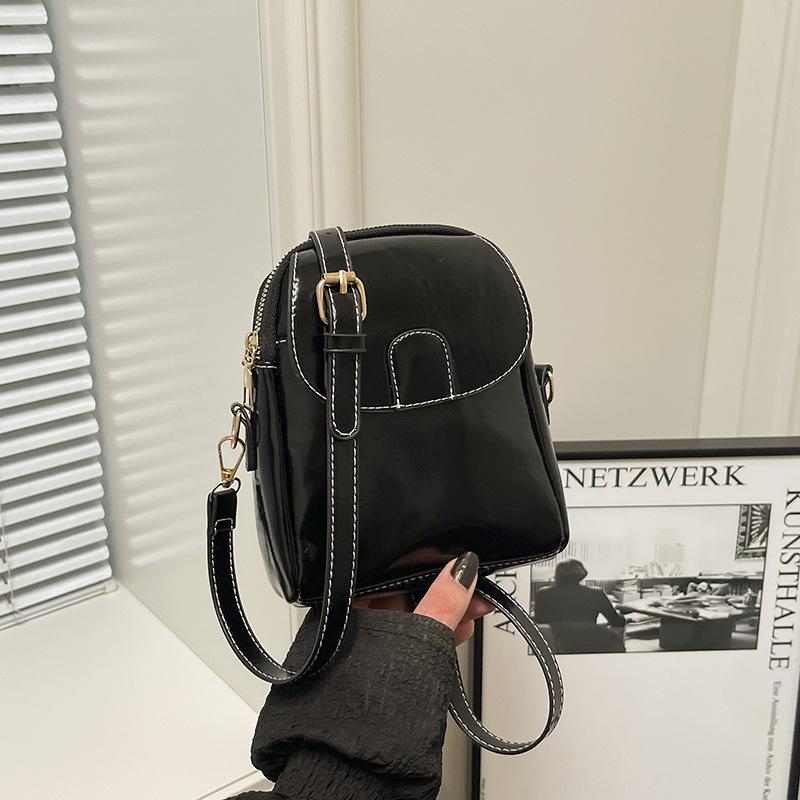 2025 New Fashion Shoulder Small Bag Trendy Women's Mobile Phone Bag Soft Leather Versatile European and American Messenger Bag Wholesale