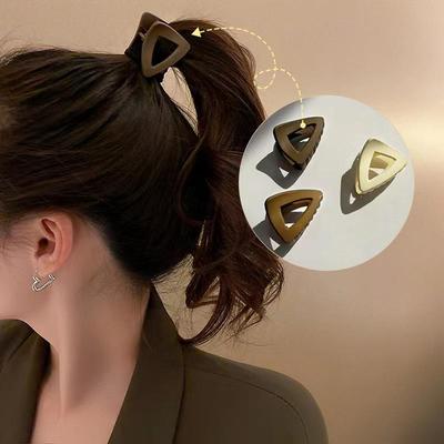 Triangle Hair Styling Shark Clip - Small Size, High-End Half-Up Ponytail Hair Claw for Women.
