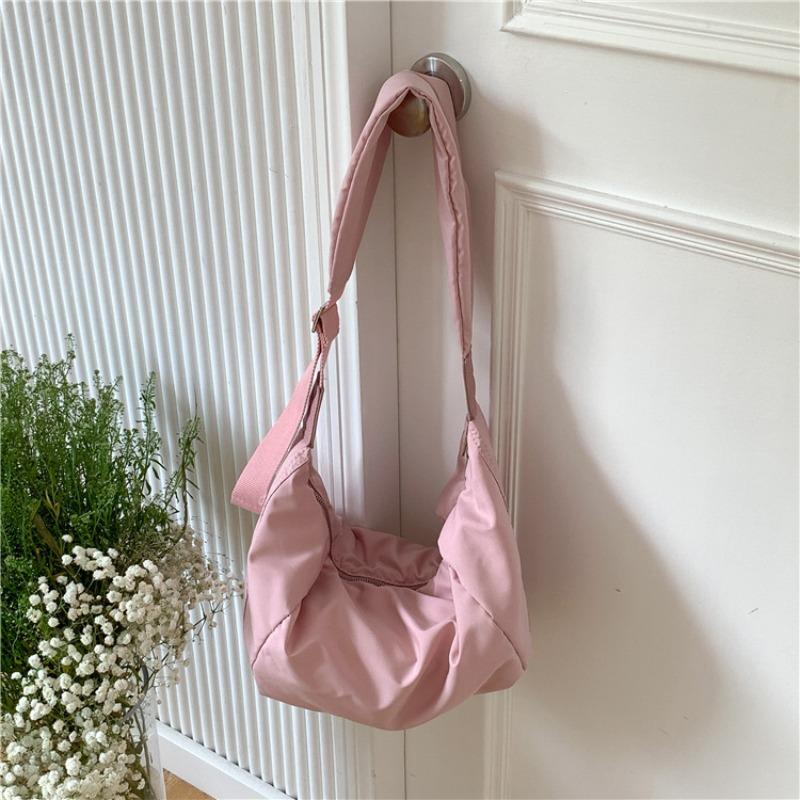 Large Capacity Nylon Shoulder Bag Women Casual Crossbody Sling Bag Lightweight Everyday Tote with Wide Adjustable Strap Crescent Bag