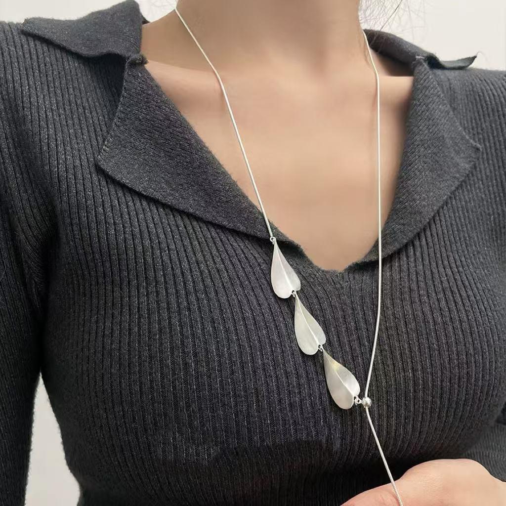 

Japanese Retro S925 Sterling Silver Matte Heart Sweater Chain Necklace