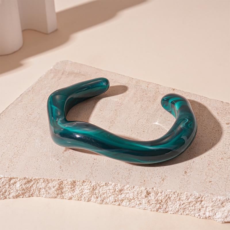 Luxuriöses europäisches & amerikanisches geometrisches offenes Acryl-Armreif-Armband