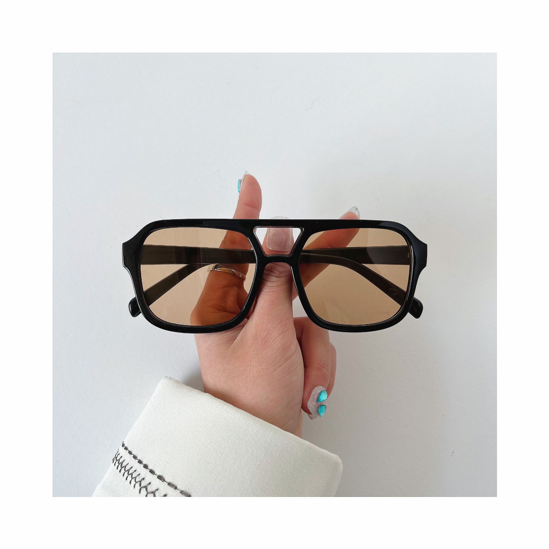 

New Large Frame Square Sunglasses Men s Pilot Fashion Sun Glasses Men Brand Designer Vintage Eyewear UV400 Oculos De Sol As shown in the figu
