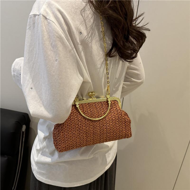 Retro Clip Shell Bag 2025 New Straw Simple Casual Handbag Shoulder Bag Messenger Bag Fashion Women's Bag