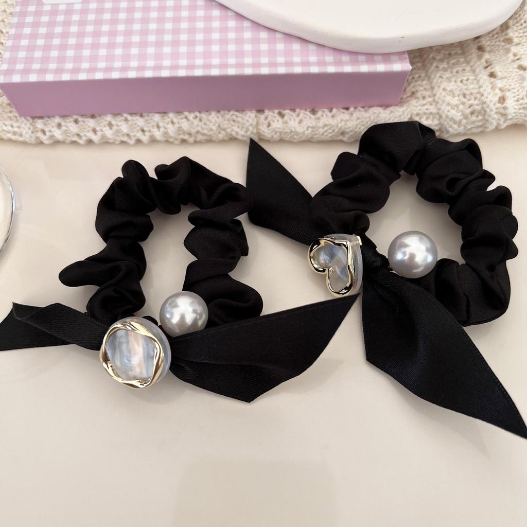 Geometric Heart Pearl Bow Scrunchie: Versatile Women's Elastic Hair Tie