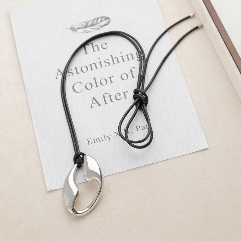 Popular Choice Fall Winter Light Luxury Sweater Chain Accessories Premium Multi-style Leather Cord Necklace