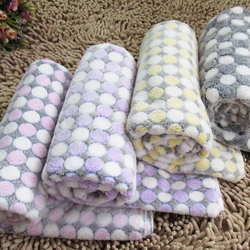 Thick Warm Pet Blanket For Dogs And Cats Soft Plush Fleece Mat Cozy Kennel Pad Pet Bed Cushion Comfortable Pet Furniture Accessory