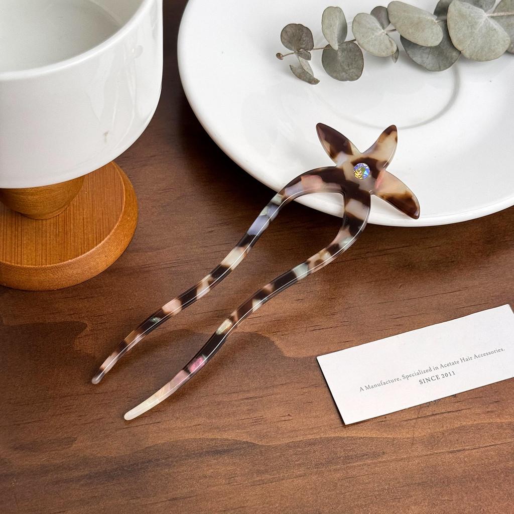 

Fashionable Acetate Butterfly Hair Accessory With Exquisite Pearl Detailing For Women Star Dark Brown