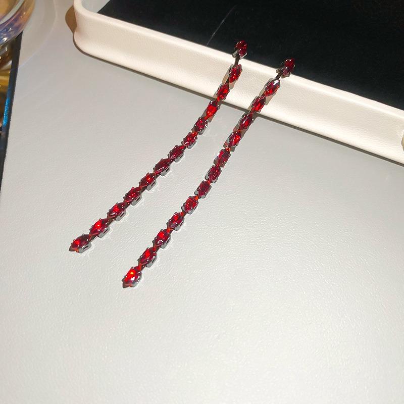 Retro Court Style Silver Needle Zircon Flower Fringed Earrings Light Luxury High-end Stud Earrings Simple Fashion Temperament Earrings