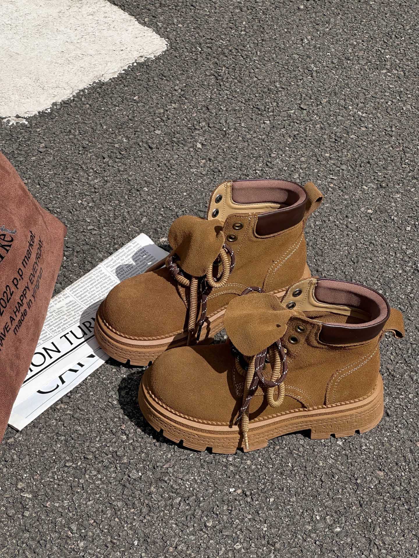 

Outdoor thick-soled Martin boots women s 2025 summer new brown inner heightening short boots mountaineering and hiking desert rhubarb boots 35