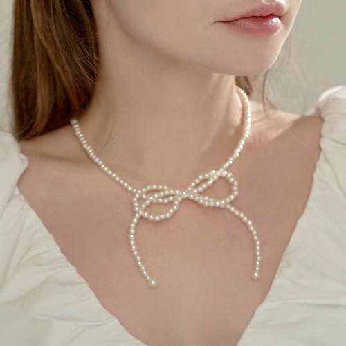 Besty Ballon Pearl Ribbon Necklace