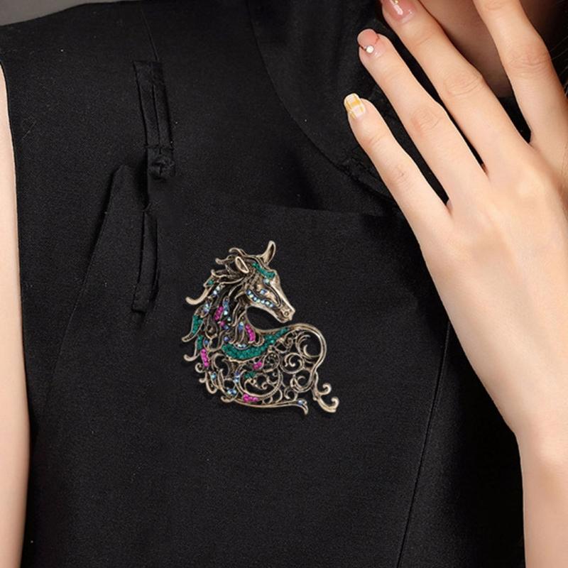 Retro Horse Shape Brooch Rrhinestones Embellished Alloy Brooch Lapel Pin Fashion Jewelry Accessory For Women Clothing