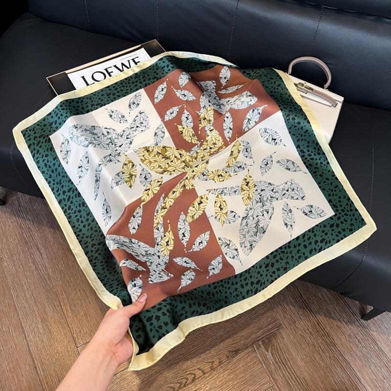 New silk scarf women's fashion versatile high-end small square scarf Korean version neck protection scarf spring and autumn retro scarf binding bag