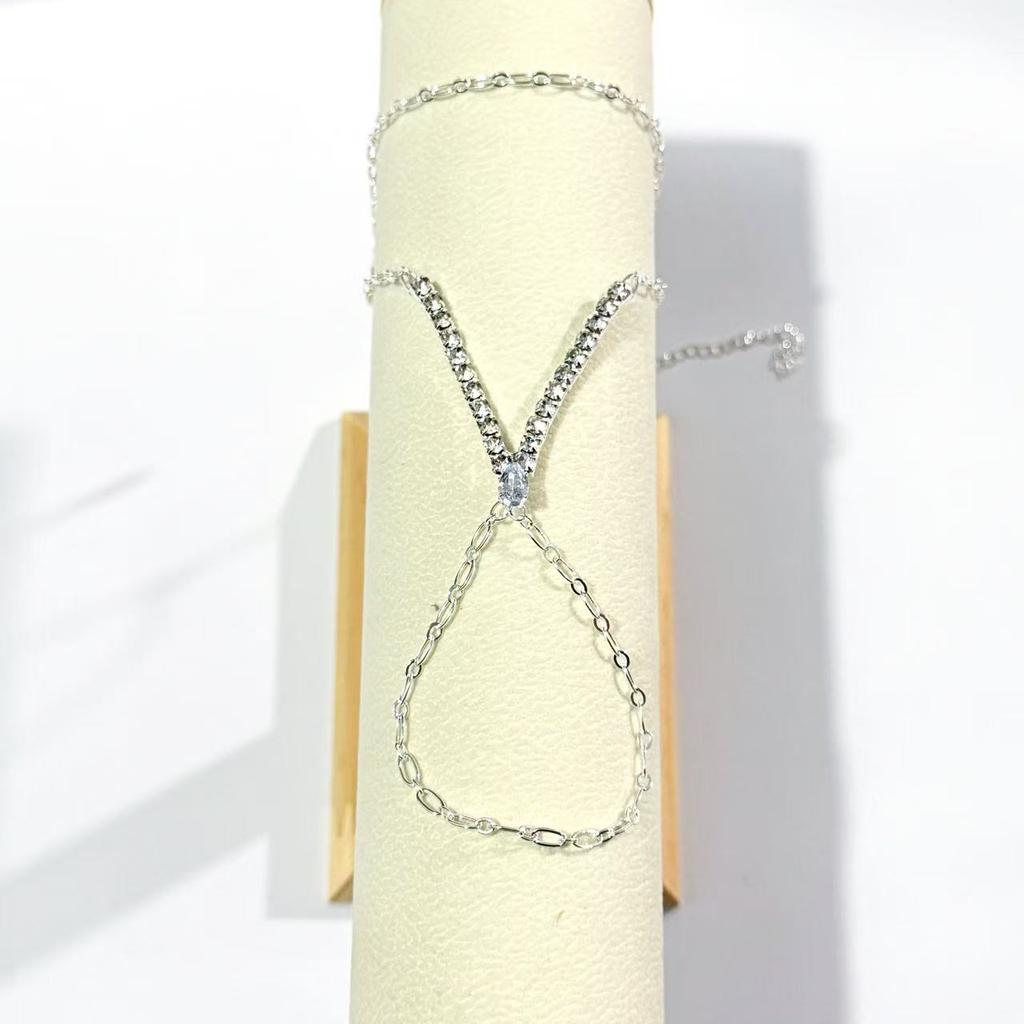 Simple Rhinestone V Finger Bracelet Ring Wrist Decoration Adjustable Fashion African Crystal Hand Bangle Chain for Women Wedding