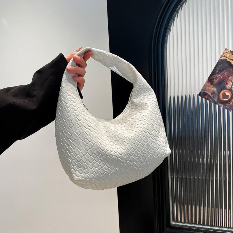 2025 French High-End Women's Fashion Woven Dumpling Handbag: Stylish, Textured, and Versatile for Commuters