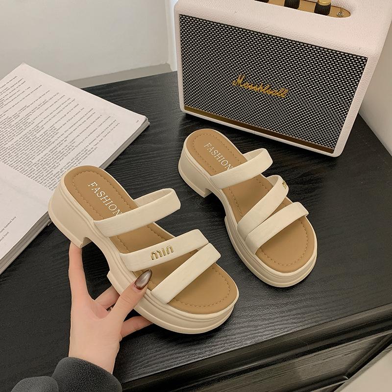 High-end Outer Wear Platform Slippers Women's 2025 Summer New Heightening Lightweight Softness Roman Casual Beach Sandals