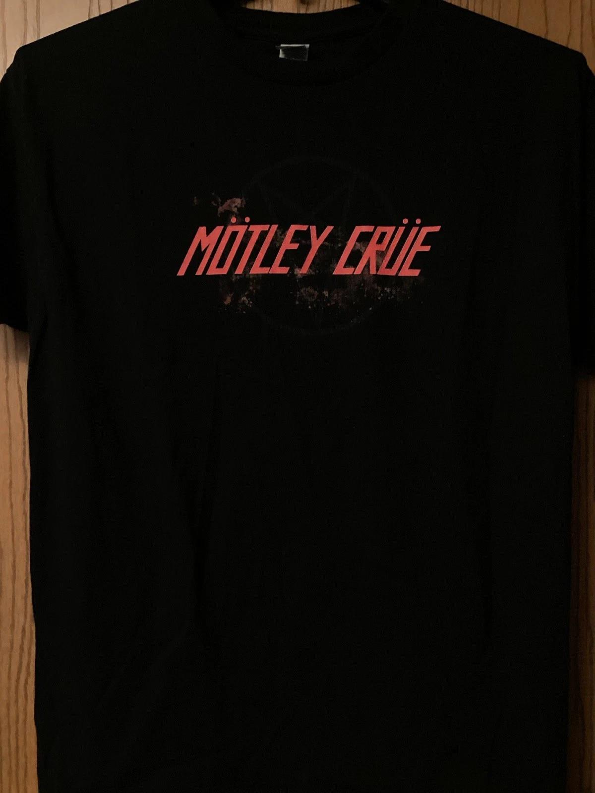 Motley Crue - Black Shirt Featuring Name Logo In Red Lettering - L M