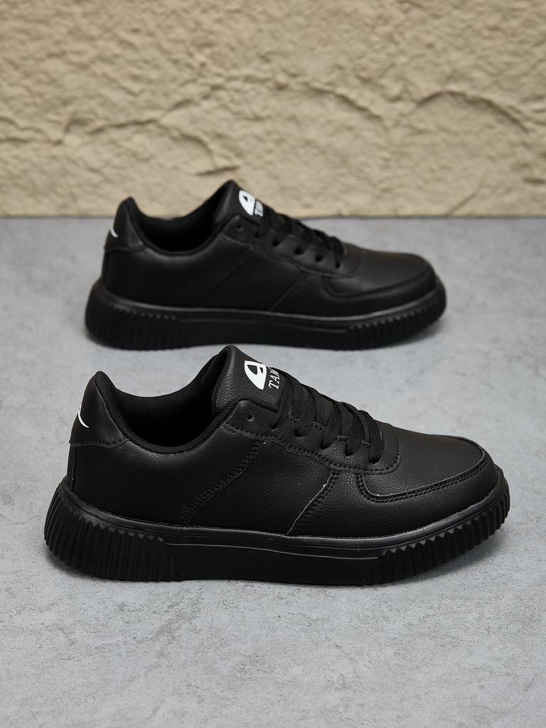 Stylish Genuine Leather Men White Athletic Shoes Breathable Comfort Classic Daily Wear Shoes Mens Women Outside Walking Footwear Couple Footwear