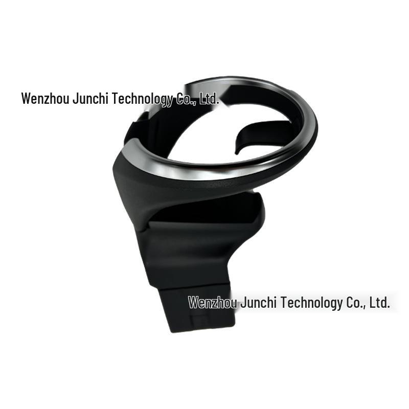 51160443082, 51169144632 und 51169122655: Kompatible BMW Becherhalter-Sets.