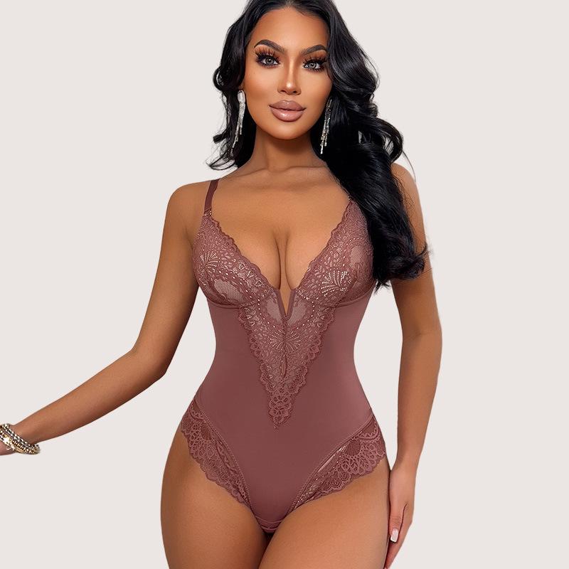 Hochwertige Damen Shapewear in Übergröße: Sexy Bodyforming-Bodysuit mit Bauchkontrolle und Hüftlift.