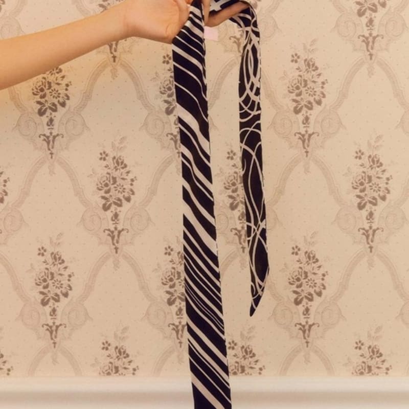 Hish Hish Silk Twilly - Black