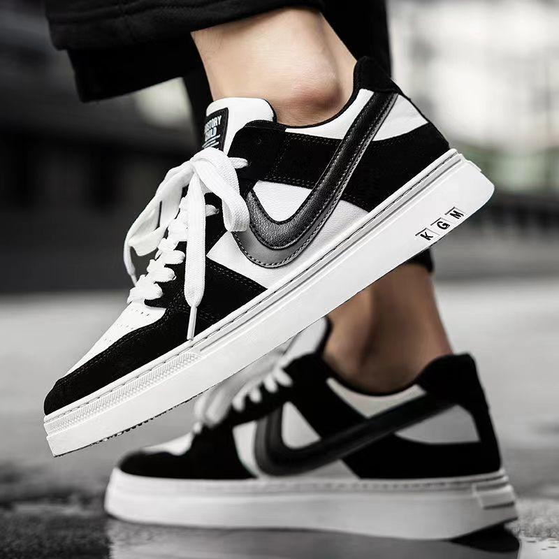 2024 Versatile Men's Black & White Soft Sole Skate Shoes - Breathable, Trendy Korean Style for Casual Wear, Hot Selling Among Students.