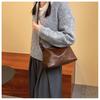 Retro fashion underarm bag women's new 2023 autumn and winter simple versatile tote bag high-end commuter shoulder bag