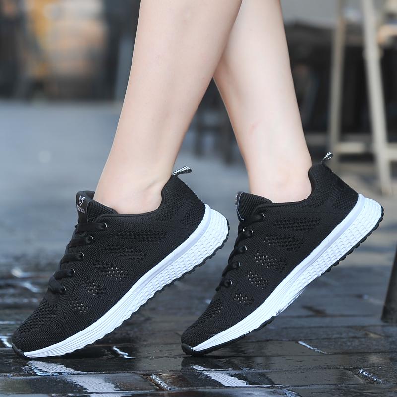 Spring and summer sports shoes running shoes mesh breathable lightweight travel shoes student soft-soled casual shoes