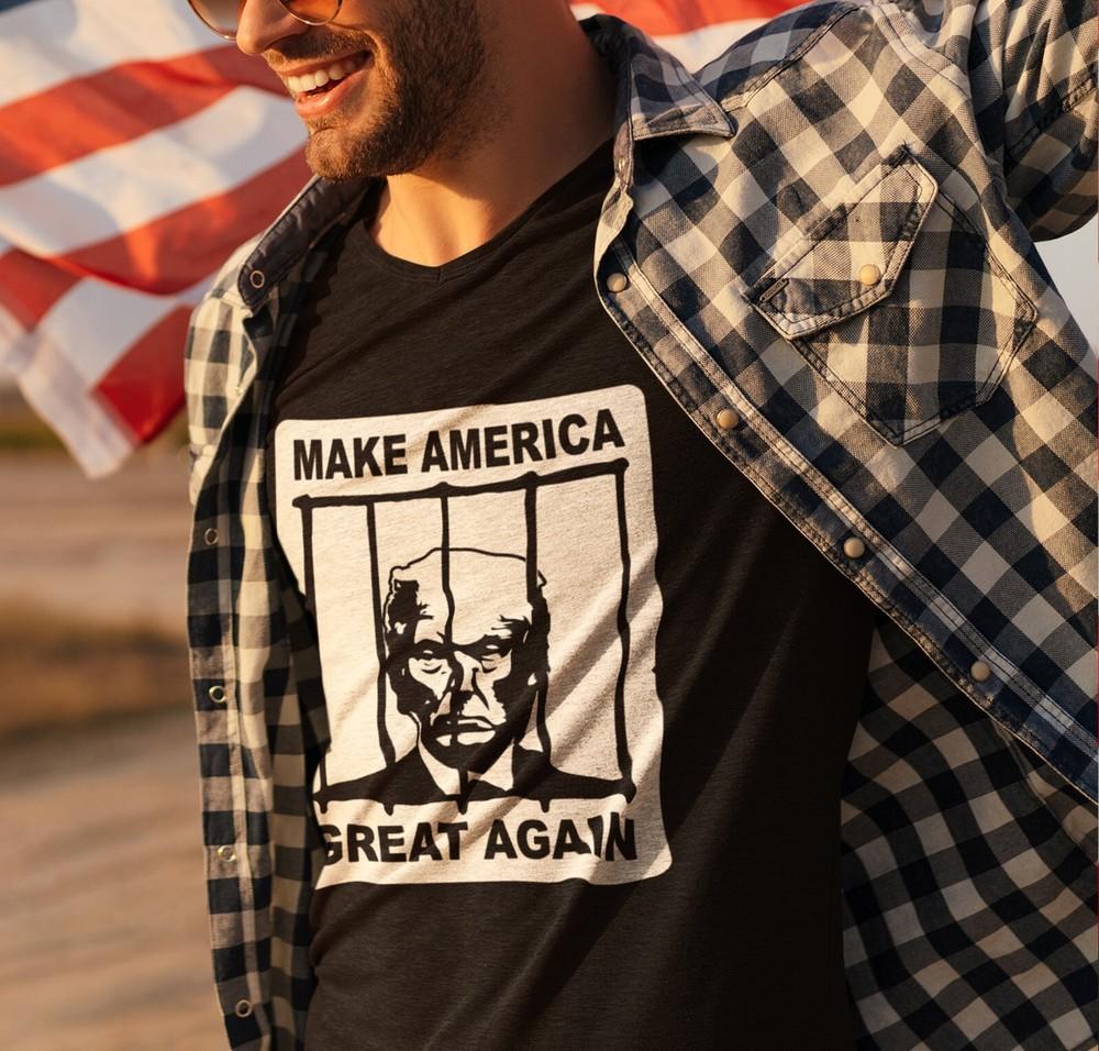 

Resis, Anti-Trump , Lock Him Shirt, MAGA Shirt, US Flag Shirt Unisex T-Shirt XXXL