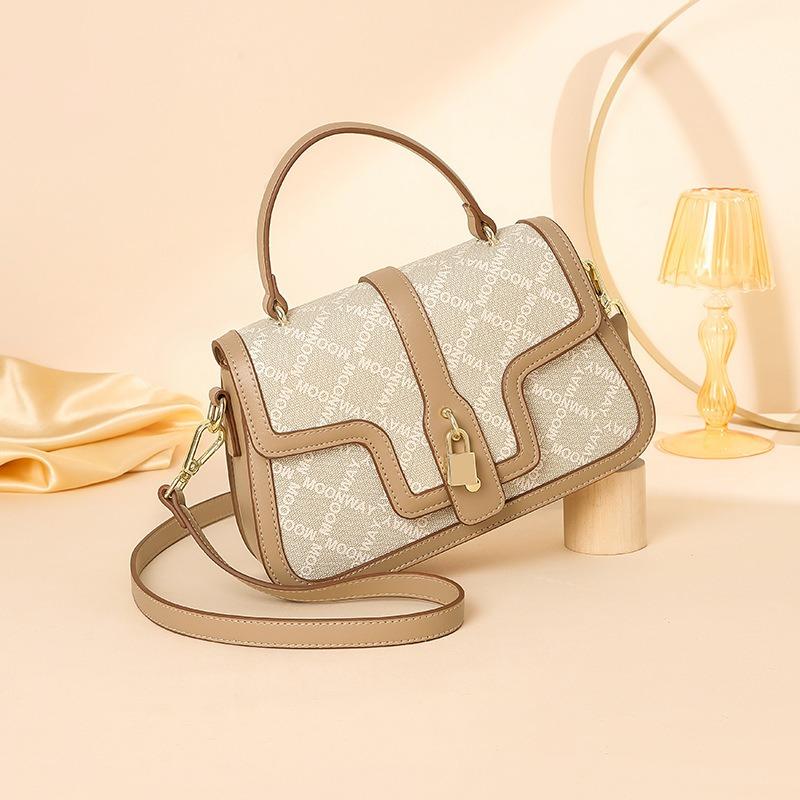 Versatile Oblique Span Small Square Bag, High-end Retro Small Bag, Autumn and Winter New Women's Bag, Fashionable and Simple Shoulder Bag.