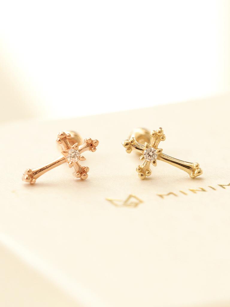 Minimalpiercing 14K Antique Cross Piercing Earrings