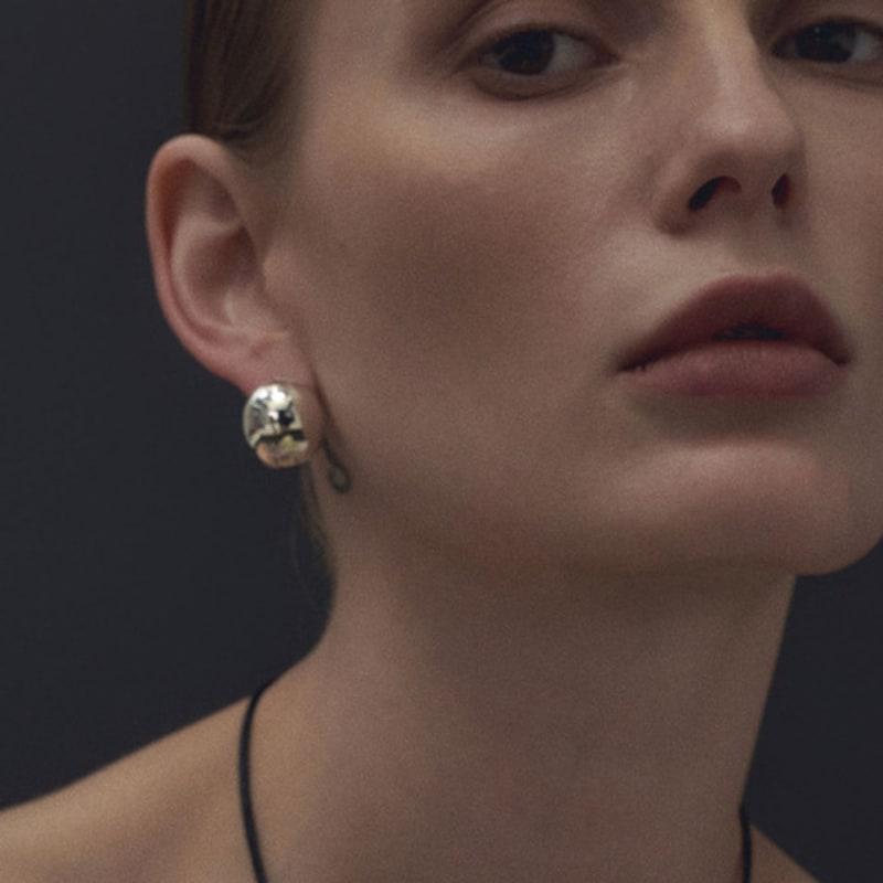 Viollina Enamel Ball Earrings_Black_2colors