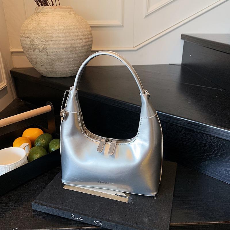 High-end niche bag women's new popular versatile messenger bag fashionable one-shoulder underarm dumpling bag