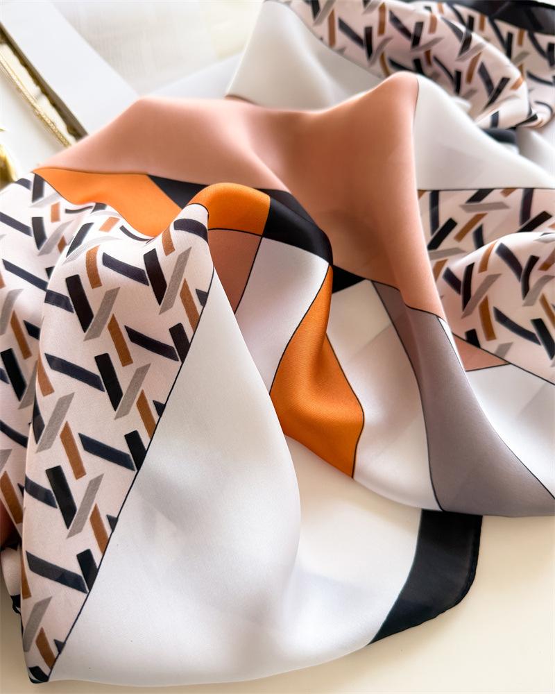 1Pc Print Square Scarf Women‘s Print Scarf Luxury Imitation Silk Neckerchief Bandanas Foulard Hairbands Wraps For Travel Beach