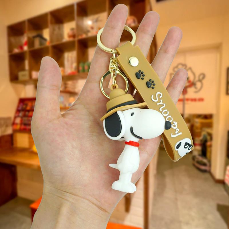 Adorable Snoopy Keychain Stylish Cartoon Key Ring For Car And Bag Accessories