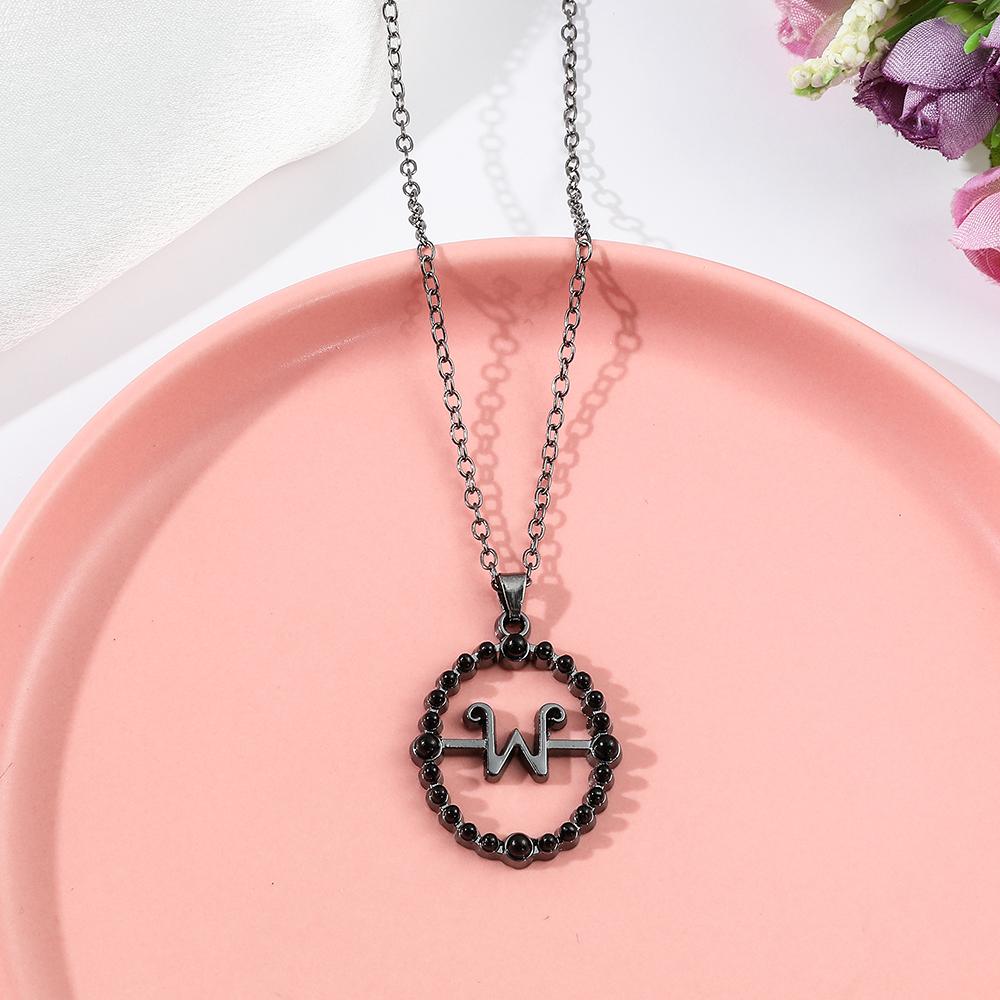 Náhrdelník Černé korálky Písmeno W Přívěsek na krk Řetízek na krk pro ženy Muži Párty Gotické šperky Doplňky Dárky