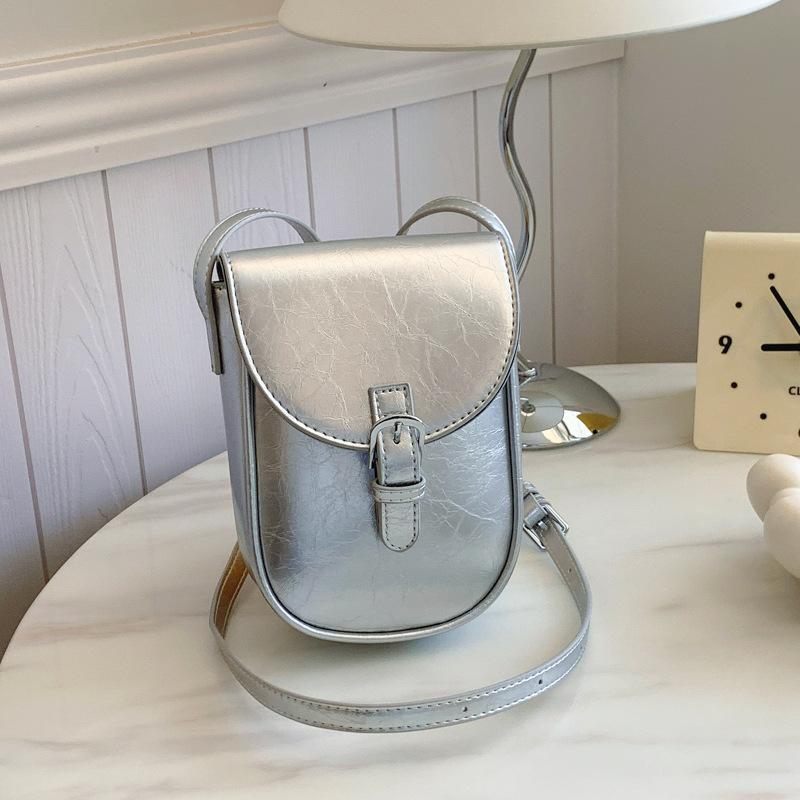 

Texture fashionable versatile mobile phone bag women s 2025 new niche design single shoulder crossbody women s small square bag серебряный