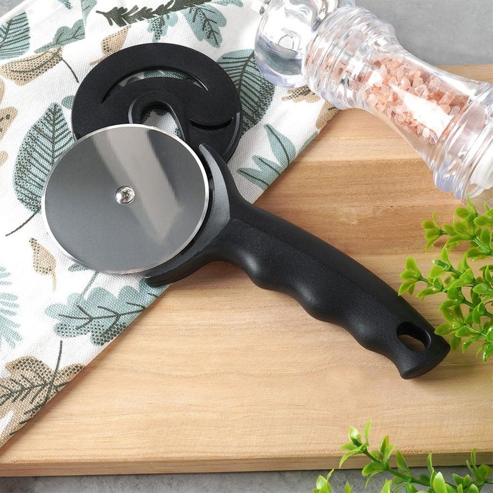 Round steel pizza cutter 20 cm