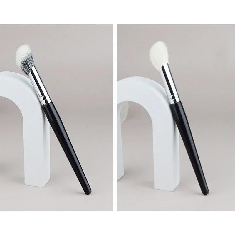 Slanted Cheek Blush Powder Highlight Makeup Brush Soft Goat Hair Cosmetic Tool Medium-sized Multi-purpose for Sculpting