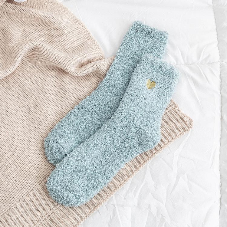 Women's Heart Shape Embroidered Coral Fleece Mid-Calf Socks - Non-Shedding, Thickened, Warm for Autumn and Winter.