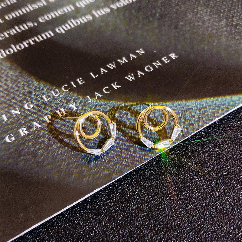 Cercei cerc de zircon alb la modă Cercei de vară simpli și mici la modă Cercei pentru studenți de nivel înalt Bijuterii fine pentru femei Cadou de zi