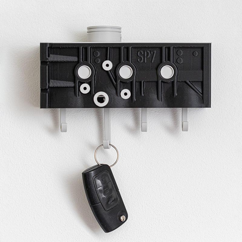 Key Holder For Wall Engine Block Key Holder With Moving Pistons Fun & Functional Automotive Decor For Car Enthusiasts Mechanics