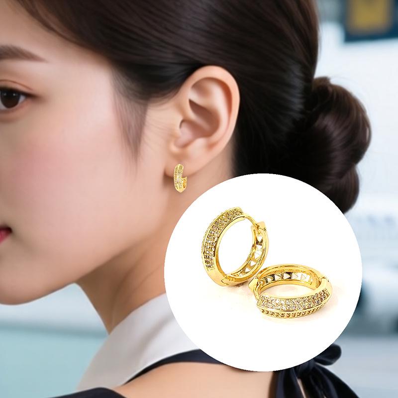 Elegant Zirconia Earrings for Women - Luxurious Gold Electroplated Ear Cuffs Copper Inlaid Zirconia Earrings золотой