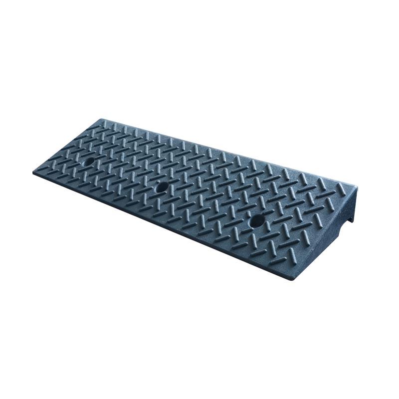 Heavy-Duty Rubber Curb Ramp Mat