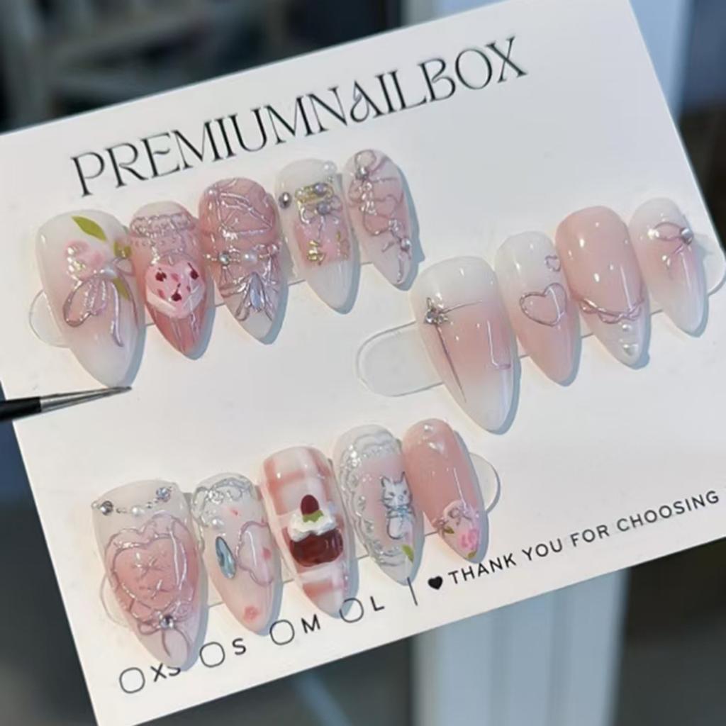 24pcs White Flower Fake Nail Tips Yellow Pink Blush False Nails Wearable Full Cover European Almond Shaped Press on Nails