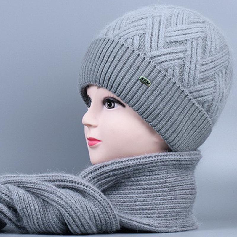 Damski jesienno-zimowy zestaw wełnianej czapki i szalika z ochroną uszu dla osób w średnim i starszym wieku