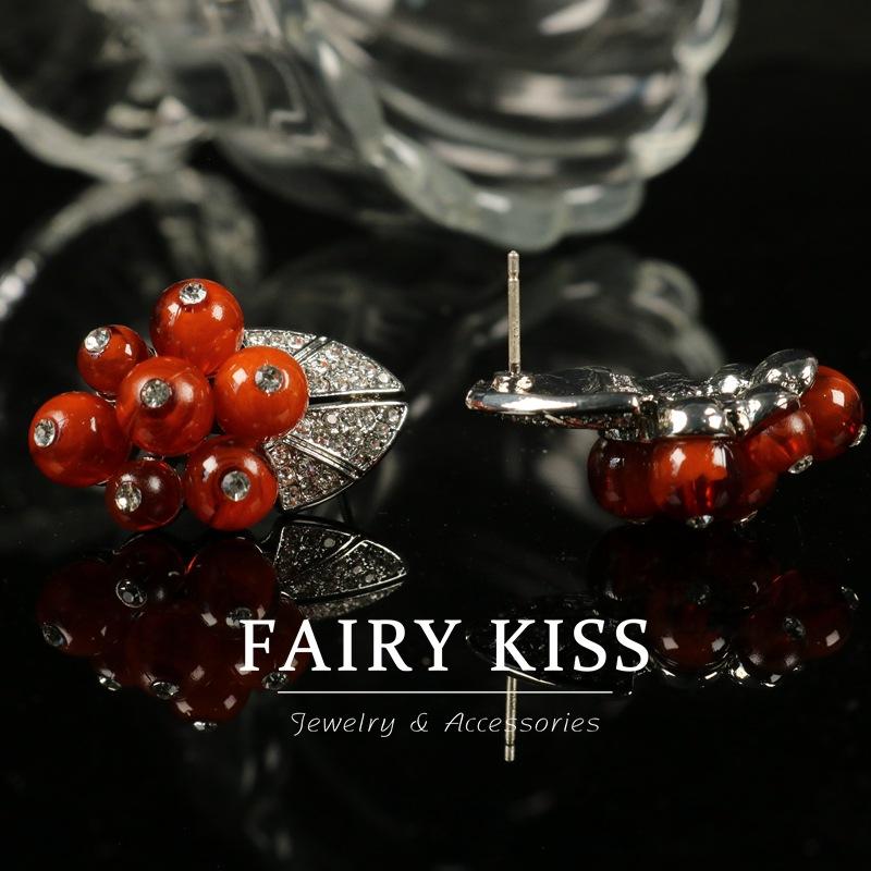 Temperament Red Beads Diamond Light Luxury Simple High-end Fashion Earrings Versatile Ear Clips 925 Silver Needle